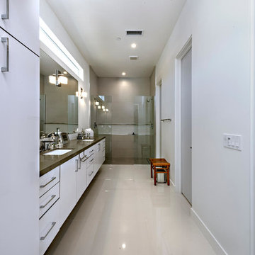 Contemporary Home Avenida Carranza, La Quinta Ca
