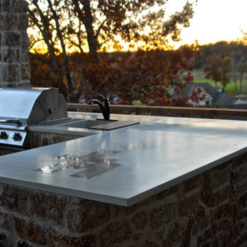 Modern Outdoor Kitchen