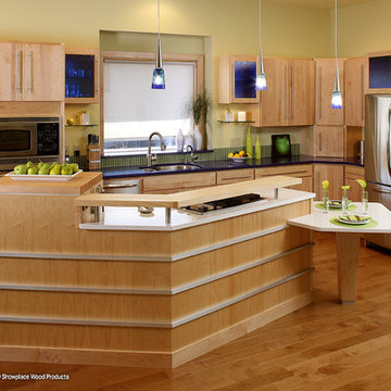 Door style: Milan | Species: Maple | Finish: Natural