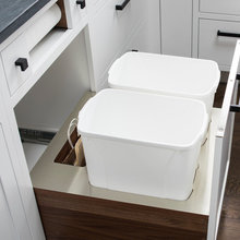 2020_Kitchen Trash Barrels