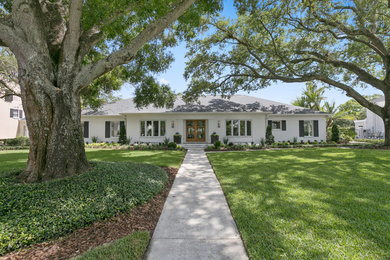 Inspiration for a transitional exterior home remodel in Tampa