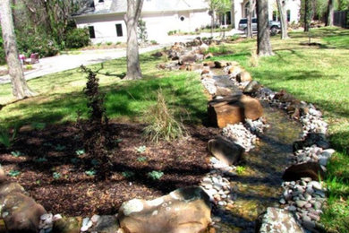 This is an example of a huge traditional water fountain landscape in Dallas.