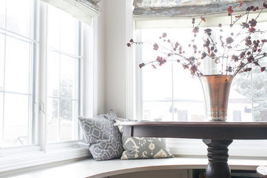 Example of a transitional kitchen design in Ottawa