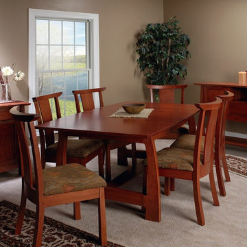 Grand River Dining Set