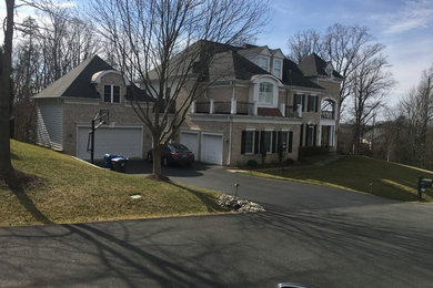 Herndon Carriage House Garage