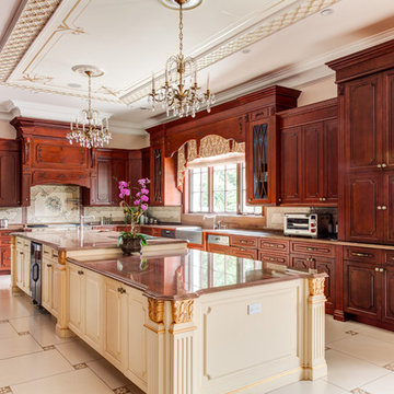 Kings Point Residence: Traditional Custom Kitchen & Millwork