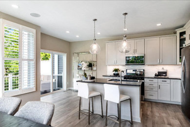 Kitchen - kitchen idea in Detroit