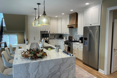 Kitchen photo in Cincinnati