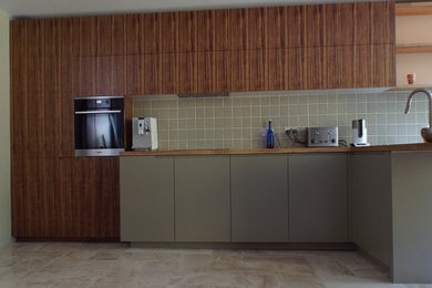 Example of a trendy kitchen design in London