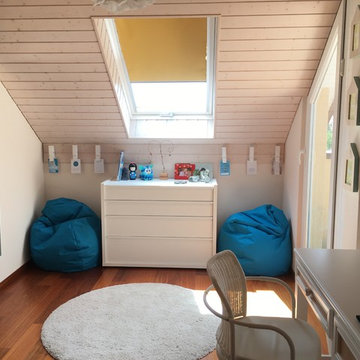 Young teen girl bedroom
