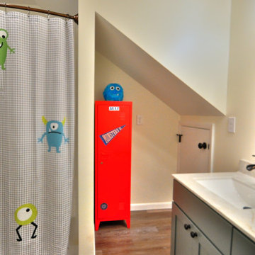 Delphi Kids Bathroom Remodel