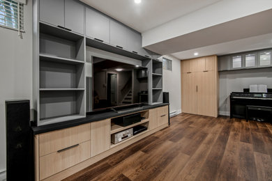 Transitional home design photo in Toronto