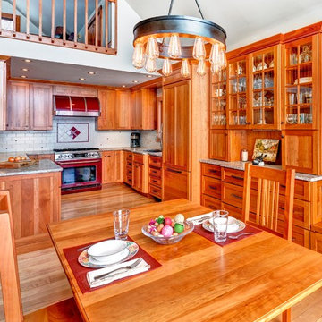 Relaxing Lakeside Kitchen