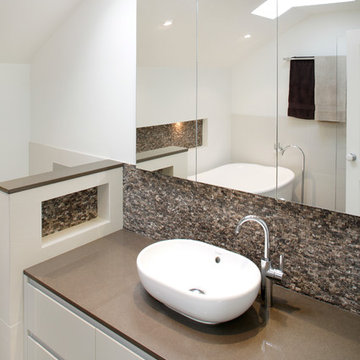 Large Bathroom - Lilyfield