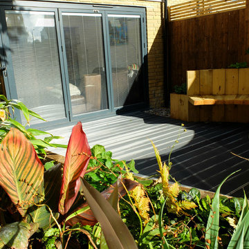 Threshold levels connecting to the interior space