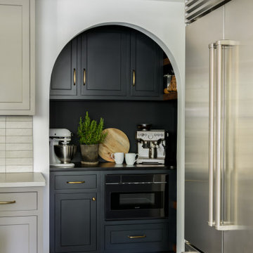 Wyndmoor Transitional Kitchen