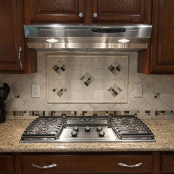 Bath in HomeCrest, Laurel Sq., Maple, Sorrel, Ebony - Tile