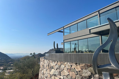 Minimalist deck photo in Phoenix