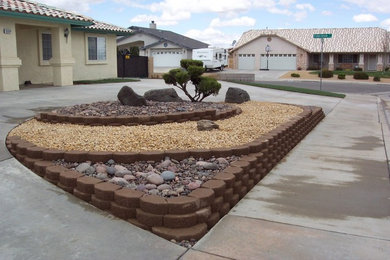 Design ideas for a traditional landscaping in Los Angeles.