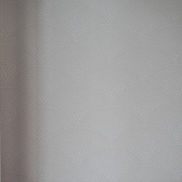 Stéphanie Fortier Design - Papier peint dans l'entrée. Discret et élégant.