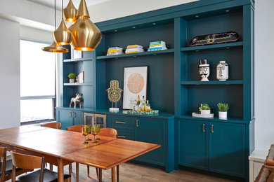 Inspiration for a contemporary dining room remodel in Toronto