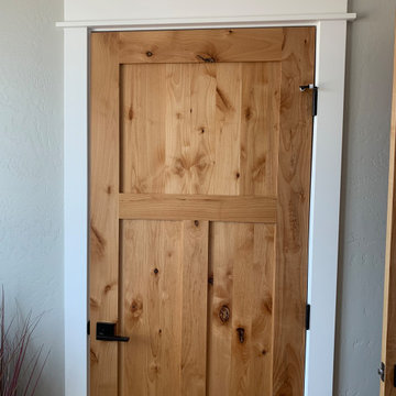 Architrave with natural alder door