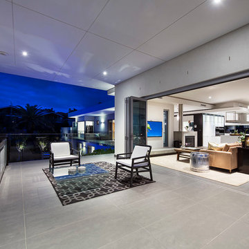 Contemporary Home City Beach