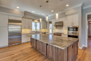 Kitchen - craftsman kitchen idea in DC Metro