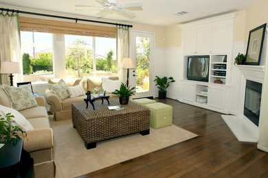 Inspiration for a 1960s family room remodel in Los Angeles