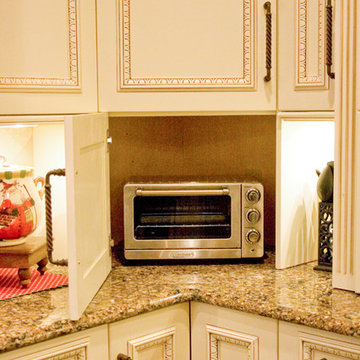 White and Bright Vintage Traditional Kitchen