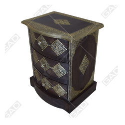 EMBOSSED CHEST OF DRAWERS - Furniture
