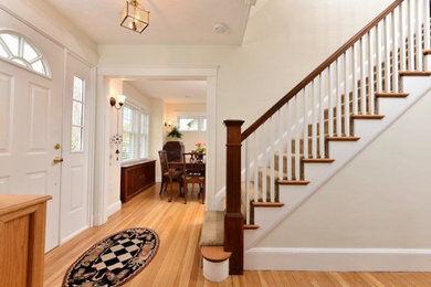 Example of a classic entryway design in Boston