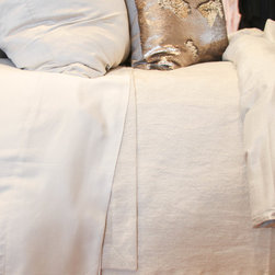 SDH Legna Exotic Bed - Products