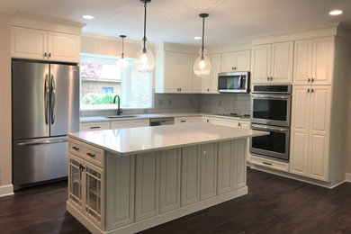 Example of a classic kitchen design in Grand Rapids
