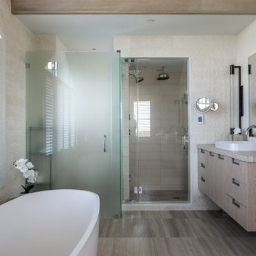 Oceanfront Oasis: Bathroom