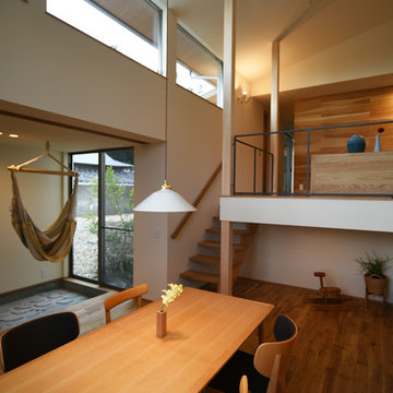 海の見えるスキップフロアの家