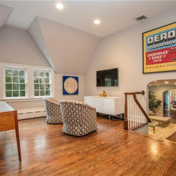 Larchmont Woods Modern Tutor