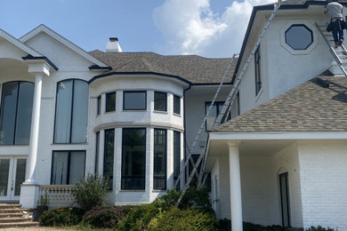 Example of an exterior home design in Chicago