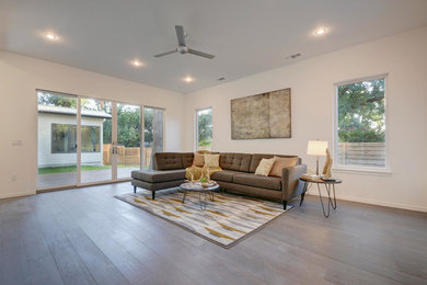 Transitional living room photo in New York