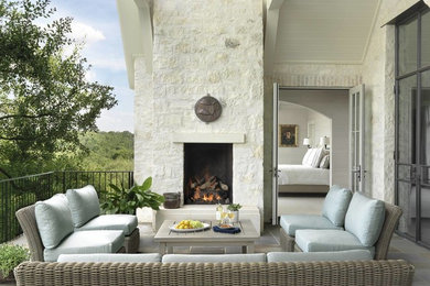 Example of a transitional balcony design in Austin
