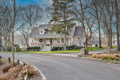 Inspiration for an exterior home remodel in New York