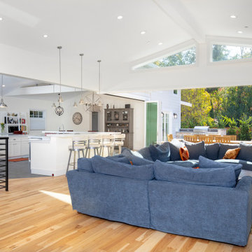 Walls Disappear Creating an Indoor/Outdoor Lifestyle with Zero Corner Bifolds