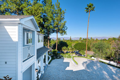 Example of a classic home design design in Los Angeles
