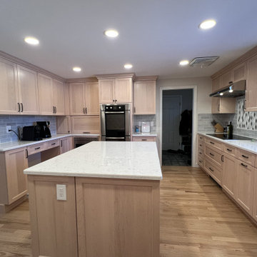 6612 - Bianco Breeze: Transforming with Quartz & Maple