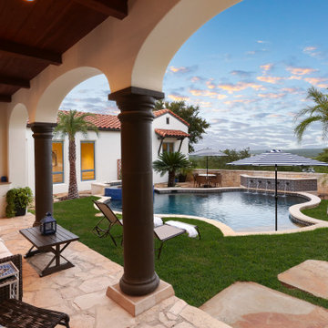 Geometric Pool with Negative Edge Spa