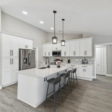 Modern Warmth: White Shaker Kitchen in Orlando