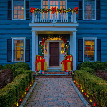 Holiday Decor - Residential Outdoor Lighting & Decorations
