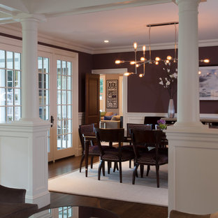 На фото: гостиная-столовая среднего размера в классическом стиле с фиолетовыми стенами и паркетным полом среднего тона без камина с