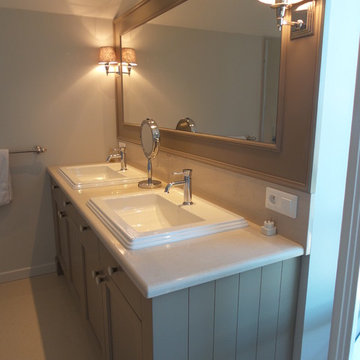 Salle de bains façades en bois massif