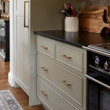Traditional Farmhouse Custom Kitchen Makeover